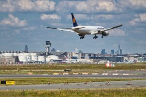 Ökologischen Fußabdruck reduzieren, weniger fliegen