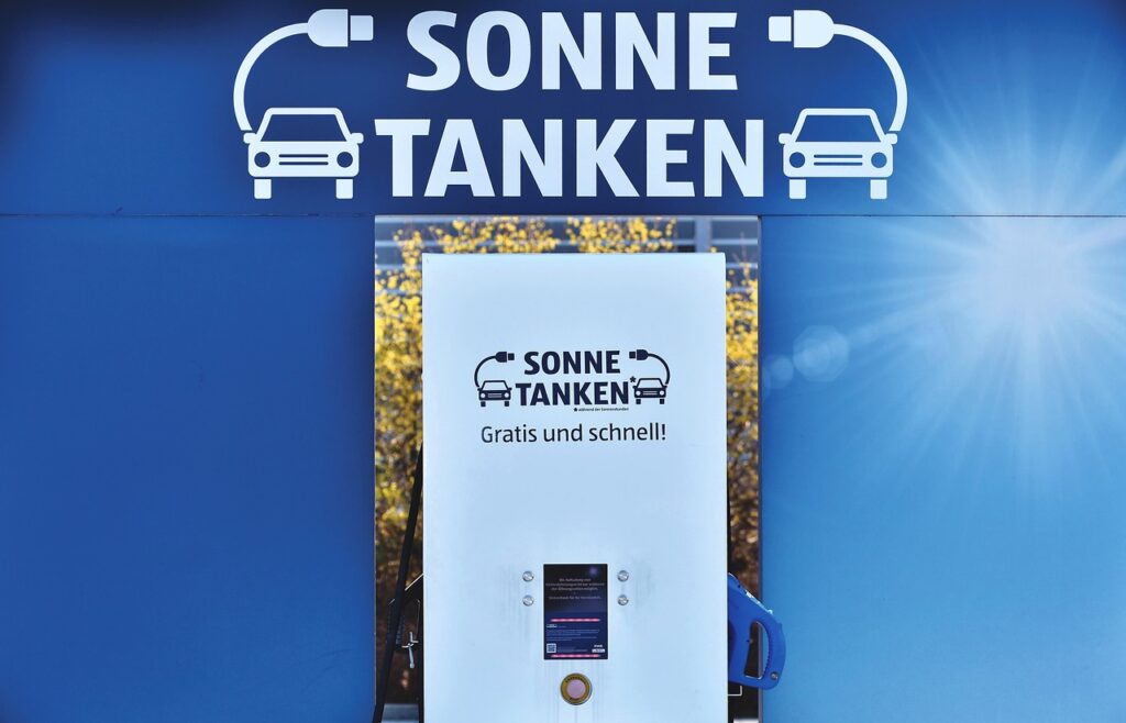 Ladestation für Elektrofahrzeuge Titel