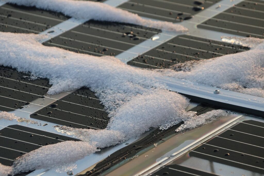 Schnee auf PV Anlage Titel
